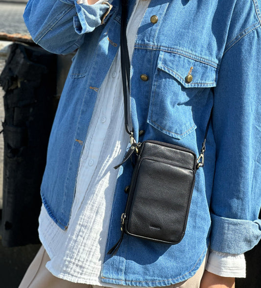 Treats Gaia Bags Black