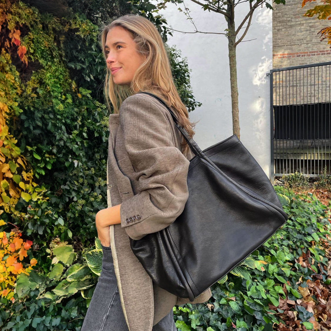 Treats Runa Bags Black